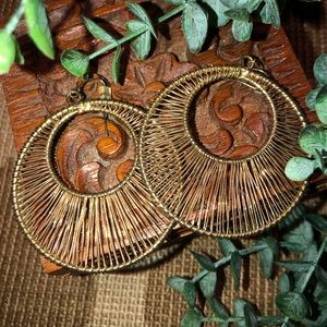 Vintage gold wire dangle earrings
